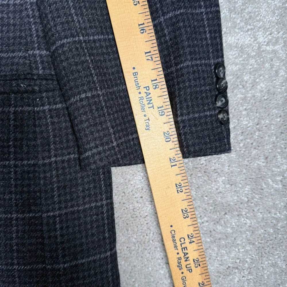 Jos A Bank 1905 Collection Tailored Fit Blazer Mens Gray Plaid Sport Coat 44S